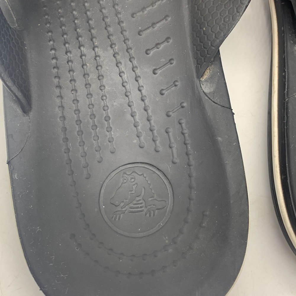 Crocs Black flip flops with white accent Size W9 M7. CR3666C - Picture 4 of 7